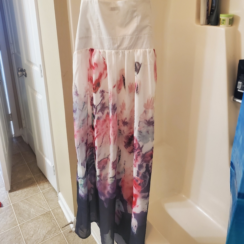 Dress - Picture 2 of 2